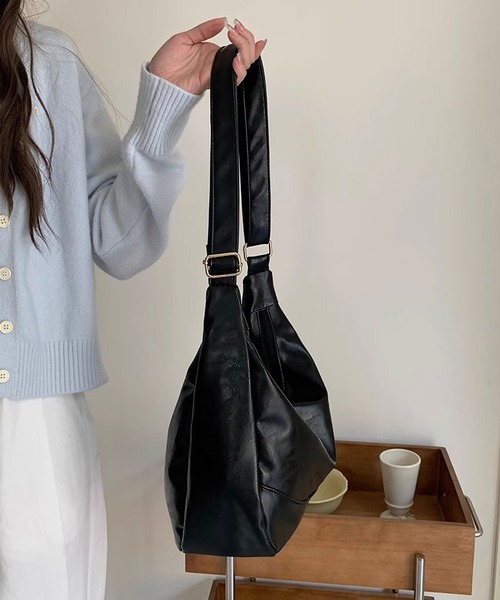 blackdia ocean(ブラックダイヤオーシャン)の「blackdia ocean ハーフムーンショルダーバッグ(ショルダーバッグ・レディース・ブラウン/ブラック・FREE)」の5枚目の写真