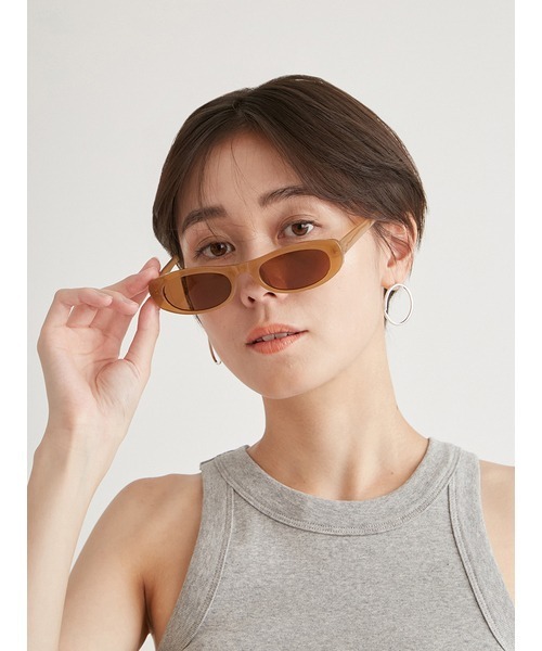 emmi（エミ）の「オーバルサングラス（サングラス・レディース・ブラウン/ベージュ/ブラック・FREE）」の5枚目の写真