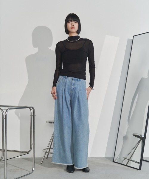 Solace(ソレイス)の「ベーシックシアーハイネックトップス(Tシャツ/カットソー・レディース・ブラック/アイボリー・FREE)」の6枚目の写真
