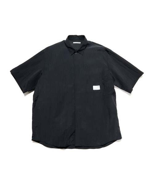 uniform experiment(ユニフォームエクスペリメント)の「CRYSTAL NYLON VENTILATION SHIRT(シャツ/ブラウス・メンズ・ネイビー/イエロー/ブラック/グレー・1/2/3/4)」の2枚目の写真