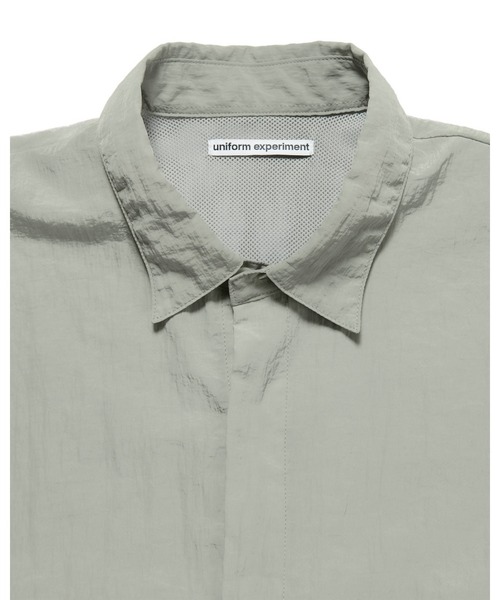 uniform experiment(ユニフォームエクスペリメント)の「CRYSTAL NYLON VENTILATION SHIRT(シャツ/ブラウス・メンズ・ネイビー/イエロー/ブラック/グレー・1/2/3/4)」の22枚目の写真