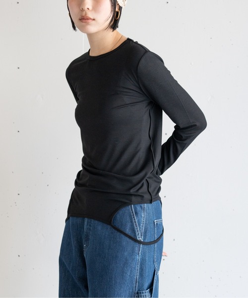hwyl(ヒュイル)の「2WAYロングTシャツ(Tシャツ/カットソー・レディース・アイボリー/ブラック・FREE)」の1枚目の写真