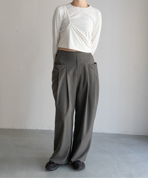 hwyl(ヒュイル)の「2WAYロングTシャツ(Tシャツ/カットソー・レディース・アイボリー/ブラック・FREE)」の10枚目の写真