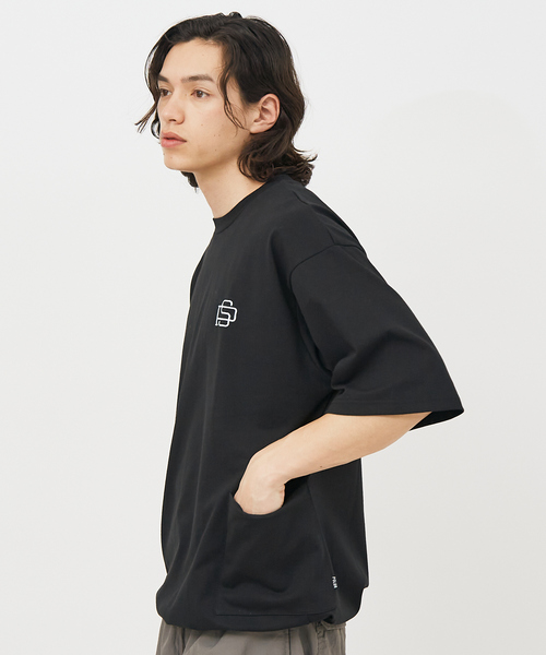 POLeR（ポーラー）の「【POLeR/ポーラー】COOLMAX W POCKET TEE/ダブルポケットTシャツ（Tシャツ/カットソー・メンズ・ホワイト/ベージュ/ブラック・M/L）」の2枚目の写真