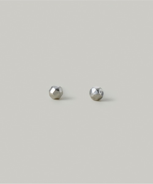 Jolie Toujours(ジョリトゥジュール)の「【汗や水に強い】〈ステンレス〉1粒カットボールスタッドピアス(ピアス(両耳用)・レディース・ゴールド/シルバー/ピンクゴールド・FREE)」の1枚目の写真