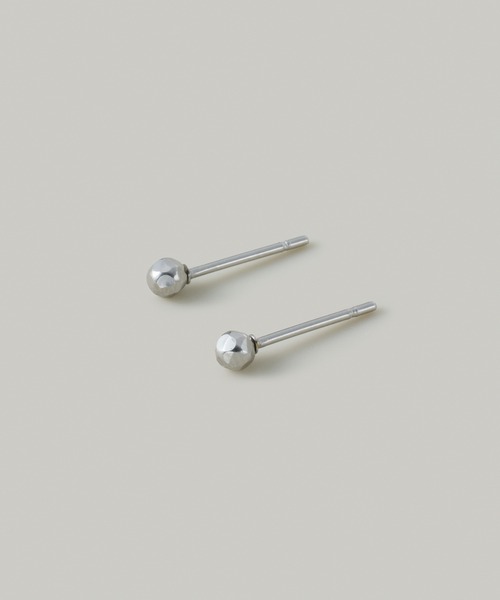 Jolie Toujours(ジョリトゥジュール)の「【汗や水に強い】〈ステンレス〉1粒カットボールスタッドピアス(ピアス(両耳用)・レディース・ゴールド/シルバー/ピンクゴールド・FREE)」の4枚目の写真