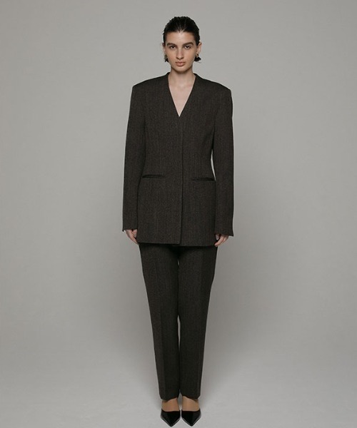 ETRE TOKYO（エトレトウキョウ）の「SANTEセンタークリーステーパードパンツ（スラックス・レディース・ブラック/グレー・M/S）」の9枚目の写真