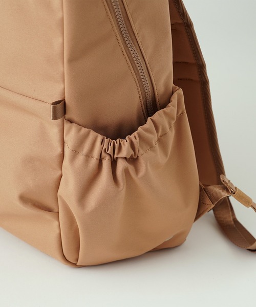 moz（モズ）の「moz(モズ) 軽量 撥水 A4サイズ収納 キャリーオン リュック ZZRK-02（バックパック/リュック・レディース・ブラック/トリコロール/アイボリー/グレイッシュブルー/キャメル・ONE SIZE）」の11枚目の写真