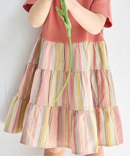 pairmanon（ペアマノン）の「【ふんわりワッフル】【リンクコーデ】ティアード切り替えワンピース（ワンピース・キッズ・ピンク系その他/ベージュ系その他/ブラック系その他/ホワイト系その他・140/90/110/100/120/150/130）」の20枚目の写真