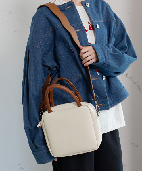 POU DOU DOU(プードゥドゥ)の「Dairy/wavyショルダー2wayバッグ(ショルダーバッグ・レディース・ブラック/アイボリー/グレー系/ダークグリーン・フリー)」の2枚目の写真