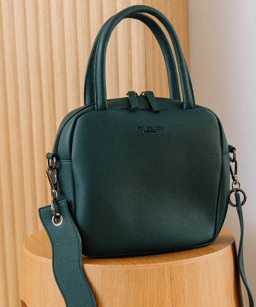 POU DOU DOU(プードゥドゥ)の「Dairy/wavyショルダー2wayバッグ(ショルダーバッグ・レディース・ブラック/アイボリー/グレー系/ダークグリーン・フリー)」の1枚目の写真