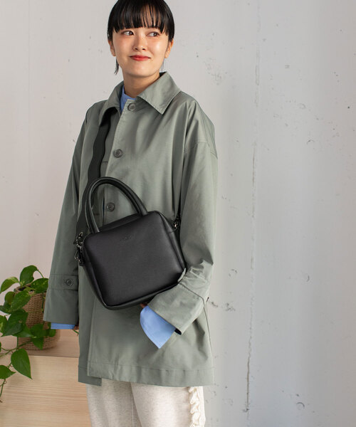 POU DOU DOU(プードゥドゥ)の「Dairy/wavyショルダー2wayバッグ(ショルダーバッグ・レディース・ブラック/アイボリー/グレー系/ダークグリーン・フリー)」の6枚目の写真