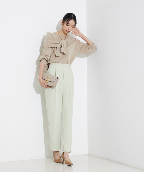 qualite(カリテ)の「【セットアップ対応】トルコサテンストレートパンツ/オフィスカジュアル(スラックス・レディース・アイボリー/ライム/チャコールグレー・36/38)」の7枚目の写真