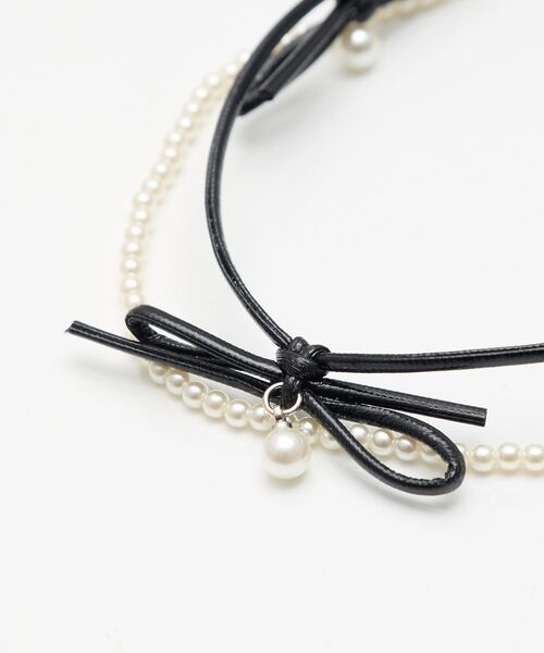 earth music&ecology（アースミュージックアンドエコロジー）の「コードリボン×パールチョーカー（ネックレス・レディース・ブラック/シルバー・FREE）」の12枚目の写真