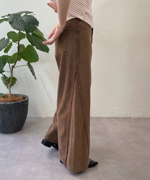 w closet（ダブルクローゼット）の「フリンジバギーデニムパンツ（デニムパンツ・レディース・ブルー/サックスブルー/ベージュ/ブラウン/ピンク/ブラウン系その他・SMALL/MEDIUM/X-SMALL）」の11枚目の写真