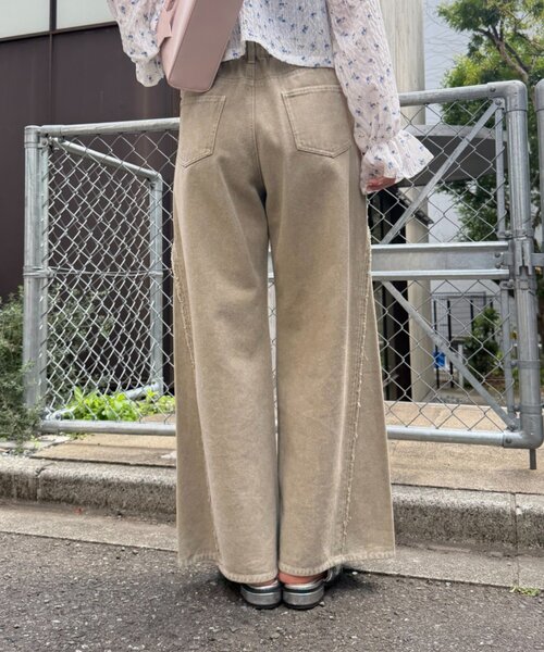 w closet(ダブルクローゼット)の「フリンジバギーデニムパンツ(デニムパンツ・レディース・ブルー/サックスブルー/ベージュ/ブラウン/ピンク/ブラウン系その他/ブラック・SMALL/MEDIUM/X-SMALL)」の16枚目の写真