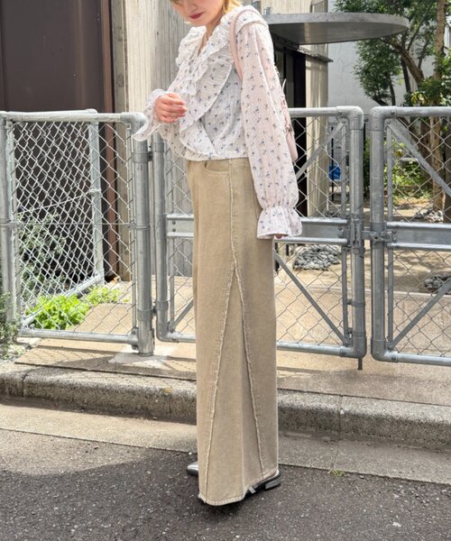 w closet（ダブルクローゼット）の「フリンジバギーデニムパンツ（デニムパンツ・レディース・ブルー/サックスブルー/ベージュ/ブラウン/ピンク/ブラウン系その他/ブラック・SMALL/MEDIUM/X-SMALL）」の9枚目の写真