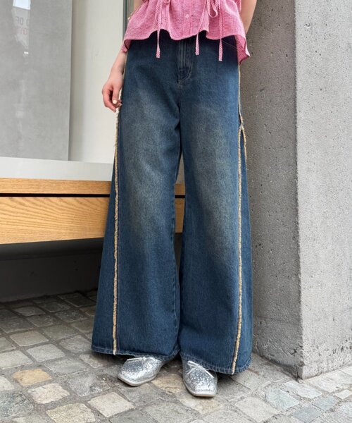 w closet（ダブルクローゼット）の「フリンジバギーデニムパンツ（デニムパンツ・レディース・ブルー/サックスブルー/ベージュ/ブラウン/ピンク/ブラウン系その他/ブラック・SMALL/MEDIUM/X-SMALL）」の11枚目の写真