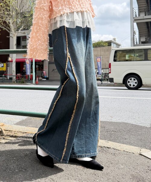 w closet（ダブルクローゼット）の「フリンジバギーデニムパンツ（デニムパンツ・レディース・ブルー/サックスブルー/ベージュ/ブラウン/ピンク/ブラウン系その他/ブラック・SMALL/MEDIUM/X-SMALL）」の16枚目の写真