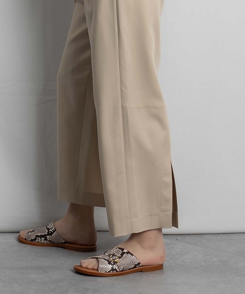 RAW FUDGE（ローファッジ）の「バックスリットストレートパンツ（スラックス・レディース・ブラック/ネイビー/ベージュ・M）」の22枚目の写真