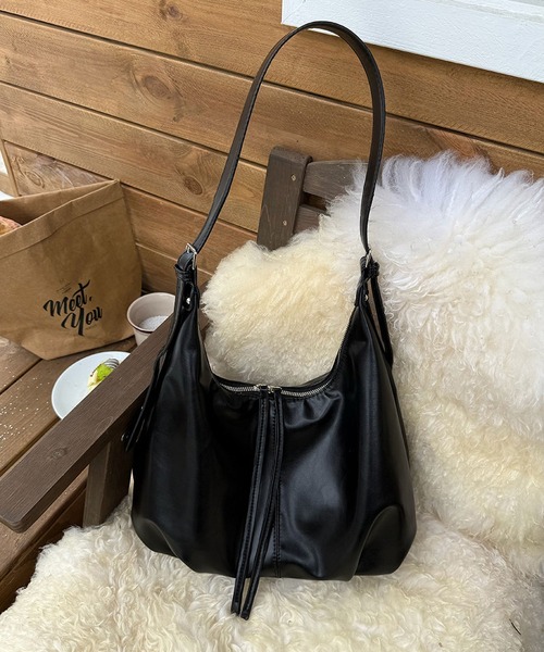 LA VORAGINE（ラ ヴォラジネ）の「やわらかいショルダーバッグ（ショルダーバッグ・レディース・モカ/ブラック・FREE）」の13枚目の写真