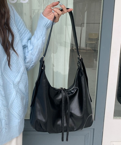 LA VORAGINE（ラ ヴォラジネ）の「やわらかいショルダーバッグ（ショルダーバッグ・レディース・モカ/ブラック・FREE）」の6枚目の写真