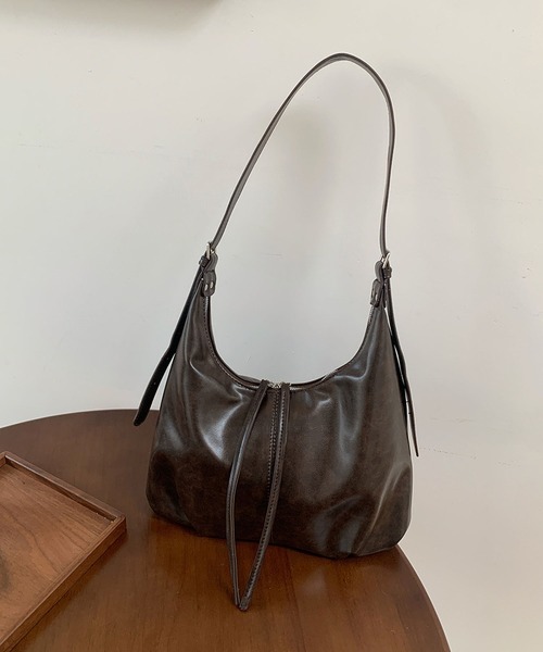 LA VORAGINE（ラ ヴォラジネ）の「やわらかいショルダーバッグ（ショルダーバッグ・レディース・モカ/ブラック・FREE）」の7枚目の写真