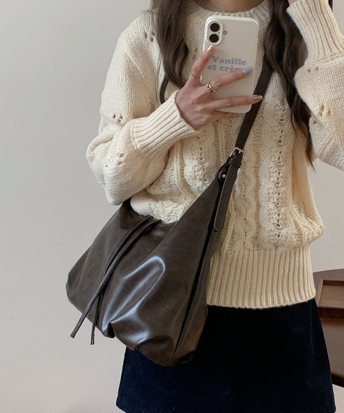 LA VORAGINE（ラ ヴォラジネ）の「やわらかいショルダーバッグ（ショルダーバッグ・レディース・モカ/ブラック・FREE）」の11枚目の写真