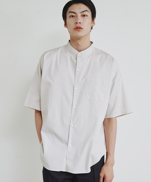 COMMON WARE(コモンウェアー)の「COMMONWARE:ビッグサイズバンドカラーシャツS/S(シャツ/ブラウス・メンズ・イエロー/ホワイト/グリーン/グリーン系/サックスブルー系/グレイッシュベージュ/ブラック×ホワイト/ラベンダー/ホワイト×ブルー/サックスブルー・XL/M/L)」の5枚目の写真