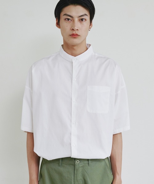 COMMON WARE(コモンウェアー)の「COMMONWARE:ビッグサイズバンドカラーシャツS/S(シャツ/ブラウス・メンズ・イエロー/ホワイト/グリーン/グリーン系/サックスブルー系/グレイッシュベージュ/ブラック×ホワイト/ラベンダー/ホワイト×ブルー/サックスブルー・XL/M/L)」の11枚目の写真