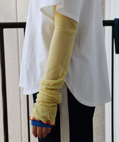 KIVISDOU（キビスドウ）の「チューリップフリル ＵＶカット アームカバー（アームカバー・レディース・マスタード/ライトグレー/グリーン/レッド・F）」の7枚目の写真