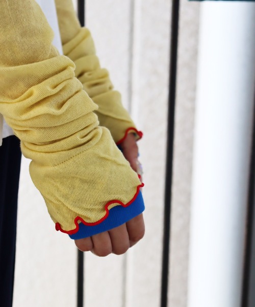 KIVISDOU（キビスドウ）の「チューリップフリル ＵＶカット アームカバー（アームカバー・レディース・マスタード/ライトグレー/グリーン/レッド・F）」の8枚目の写真