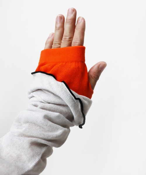 KIVISDOU（キビスドウ）の「チューリップフリル ＵＶカット アームカバー（アームカバー・レディース・マスタード/ライトグレー/グリーン/レッド・F）」の10枚目の写真