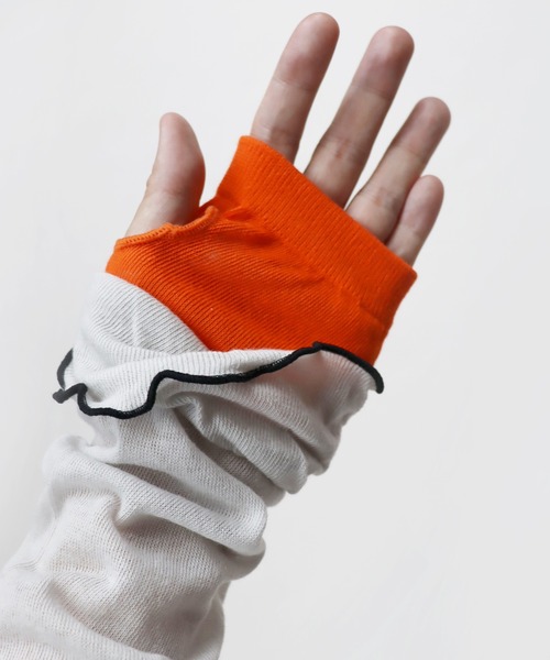 KIVISDOU（キビスドウ）の「チューリップフリル ＵＶカット アームカバー（アームカバー・レディース・マスタード/ライトグレー/グリーン/レッド・F）」の11枚目の写真