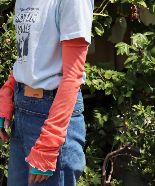 KIVISDOU（キビスドウ）の「チューリップフリル ＵＶカット アームカバー（アームカバー・レディース・マスタード/ライトグレー/グリーン/レッド・F）」の19枚目の写真