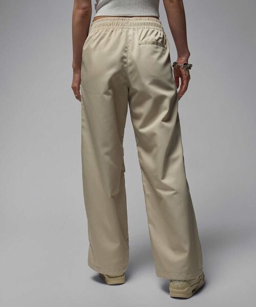 JORDAN BRAND（ジョーダンブランド）の「ジョーダン ブルックリン ウィメンズパンツ / Jordan Brooklyn Women's Pants HF9466-206 Rattan（その他パンツ・レディース・カーキ系・XS/XL/L/S/M）」の3枚目の写真