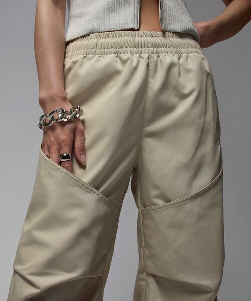 JORDAN BRAND（ジョーダンブランド）の「ジョーダン ブルックリン ウィメンズパンツ / Jordan Brooklyn Women's Pants HF9466-206 Rattan（その他パンツ・レディース・カーキ系・XS/XL/L/S/M）」の7枚目の写真