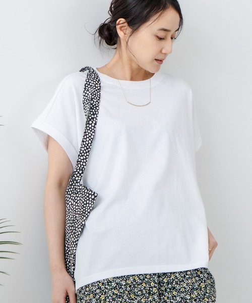 JEANS MATE（ジーンズメイト）の「【汗染みの目立ちにくいTシャツ ZEROSTAIN/ゼロステイン】ロールカフラウンドヘムTシャツ 撥水・防汚加工 涼しい・透けにくい 大人カジュアル（Tシャツ/カットソー・レディース・ダークグリーン/スミクロ/ブラック/ホワイト/オフホワイト/パープル・MEDIUM/LARGE）」の2枚目の写真