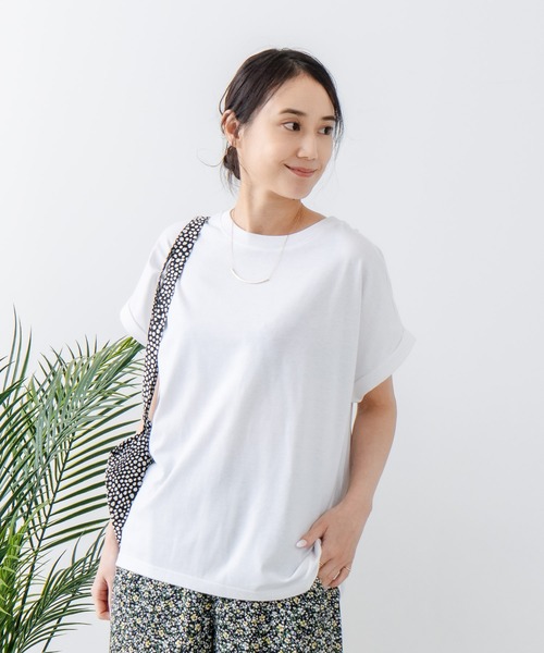 JEANS MATE（ジーンズメイト）の「【汗染みの目立ちにくいTシャツ ZEROSTAIN/ゼロステイン】ロールカフラウンドヘムTシャツ 撥水・防汚加工 涼しい・透けにくい 大人カジュアル（Tシャツ/カットソー・レディース・ダークグリーン/スミクロ/ブラック/ホワイト/オフホワイト/パープル・MEDIUM/LARGE）」の15枚目の写真