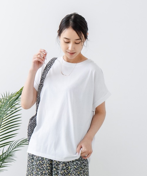 JEANS MATE（ジーンズメイト）の「【汗染みの目立ちにくいTシャツ ZEROSTAIN/ゼロステイン】ロールカフラウンドヘムTシャツ 撥水・防汚加工 涼しい・透けにくい 大人カジュアル（Tシャツ/カットソー・レディース・ダークグリーン/スミクロ/ブラック/ホワイト/オフホワイト/パープル・MEDIUM/LARGE）」の16枚目の写真
