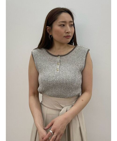 LAGUNAMOON（ラグナムーン）の「ミニマルメランジニットプルオーバー（ニット/セーター・レディース・ベージュ/ブラウン/ブラック/ライトブルー・FREE）」の3枚目の写真