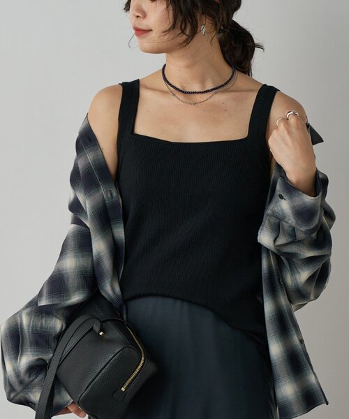 RIVE DROITE(リヴドロワ)の「【アンサンブル対応可】シルク混2wayニットキャミ(キャミソール・レディース・ホワイト/ブラウン/ブラック・FREE)」の2枚目の写真