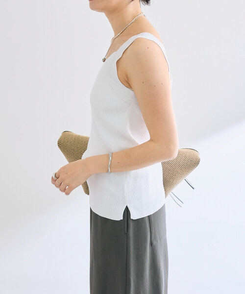 RIVE DROITE(リヴドロワ)の「【アンサンブル対応可】シルク混2wayニットキャミ(キャミソール・レディース・ホワイト/ブラウン/ブラック・FREE)」の12枚目の写真