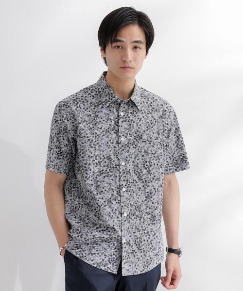 TAKEO KIKUCHI(タケオキクチ)の「ストライプ小花プリント 半袖シャツ(シャツ/ブラウス・メンズ・グレー系/ブルー系その他2/ダークブラウン系・01/02/03/04)」の2枚目の写真