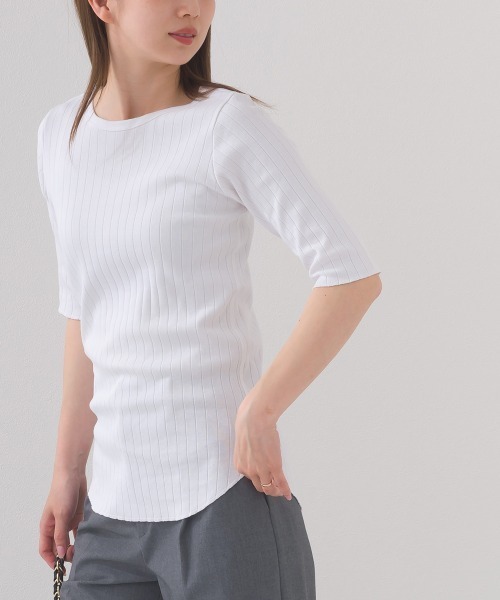 OMNES(オムネス)の「【接触冷感】リブ5分袖Tシャツ(Tシャツ/カットソー・レディース・グリーン/ベージュ/アイボリー/ブラック/ホワイト・FREE)」の2枚目の写真