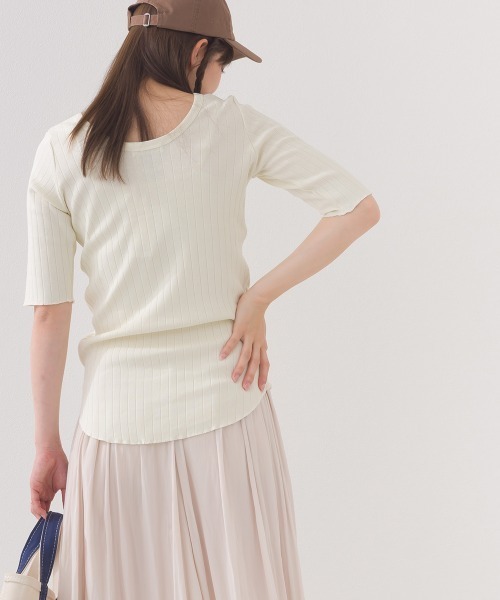 OMNES(オムネス)の「【接触冷感】リブ5分袖Tシャツ(Tシャツ/カットソー・レディース・グリーン/ベージュ/アイボリー/ブラック/ホワイト・FREE)」の14枚目の写真
