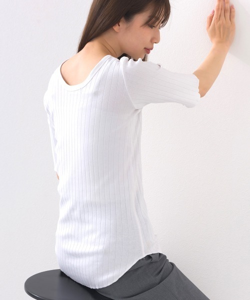 OMNES(オムネス)の「【接触冷感】リブ5分袖Tシャツ(Tシャツ/カットソー・レディース・グリーン/ベージュ/アイボリー/ブラック/ホワイト・FREE)」の6枚目の写真