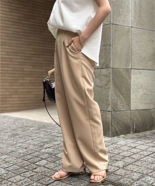 Emma Taylor(エマテイラー)の「リネンライクタックワイドパンツ(その他パンツ・レディース・ベージュ/ブラック/ネイビー・38/36)」の8枚目の写真