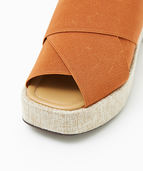 Au BANNISTER(オゥバニスター)の「エラスティッククロスウェッジサンダル(サンダル・レディース・ブラック/ブラウン系その他/グリーン・S/M/L)」の8枚目の写真