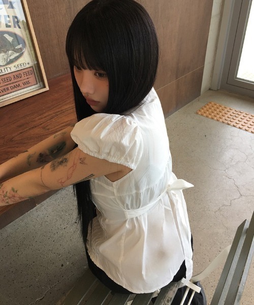 anyonemore(エニワンモア)の「サマーリボンストラップタックパフスリーブブラウス(Tシャツ/カットソー・レディース・アイボリー・FREE)」の3枚目の写真